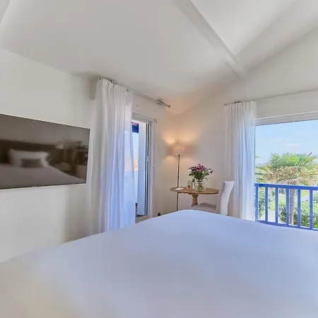 מלון L'arche 4*
