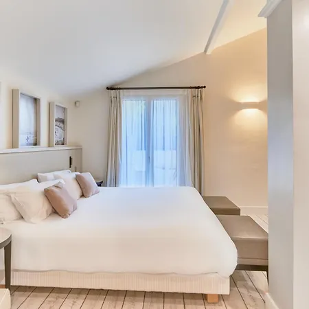 L'arche מלון 4*