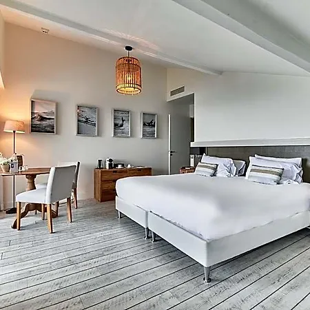 Otel L'arche 4*